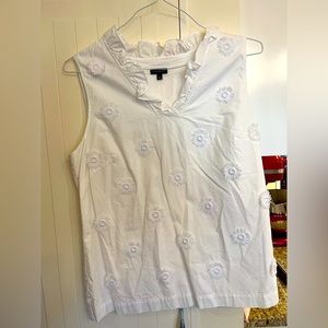 🎊closet closing. 
Beautiful Talbots Top, great new condition